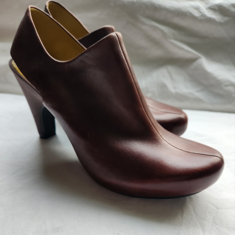 Tsubo Aeria Slingback Shoe